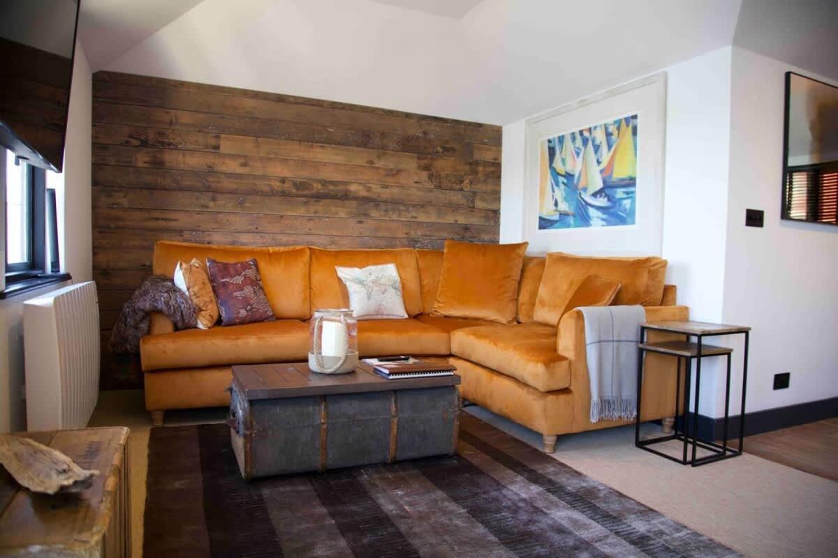 Stunning Waterfront Apartment With Spectacular Views & Parking At 'Captains Loft' Falmouth Exterior foto