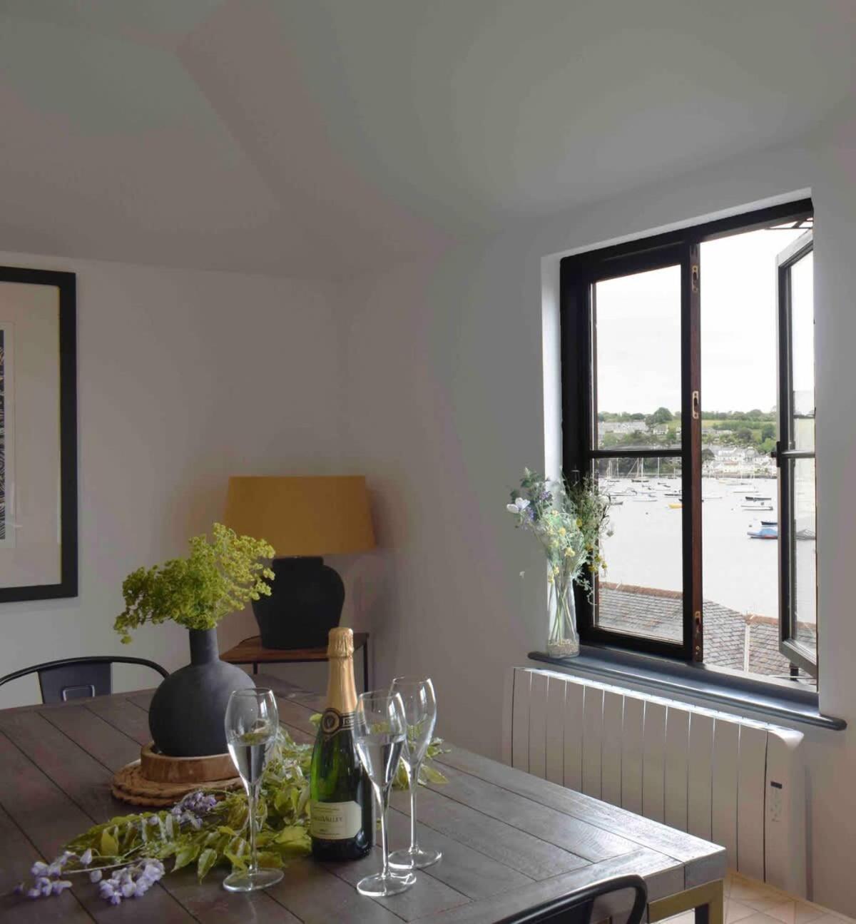 Stunning Waterfront Apartment With Spectacular Views & Parking At 'Captains Loft' Falmouth Exterior foto